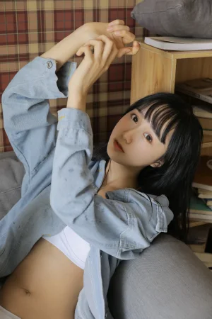 木棉棉《绵相随 性感小可爱》主题写真：22张全套美图