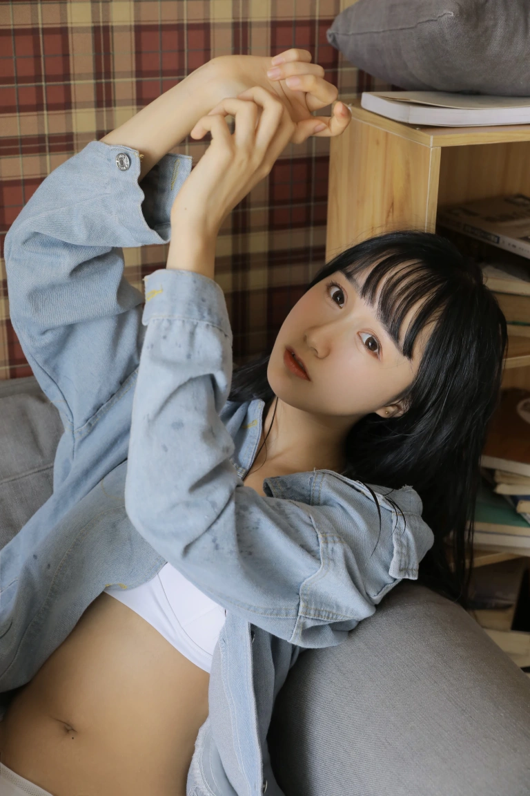 木棉棉《绵相随 性感小可爱》主题写真：22张全套美图