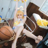 焖焖碳《丰见亚都梨》主题写真：22张全套美图