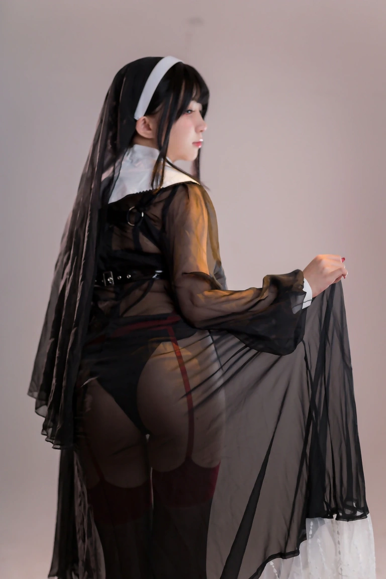 花铃《修女的忏悔室》主题写真：29张全套美图