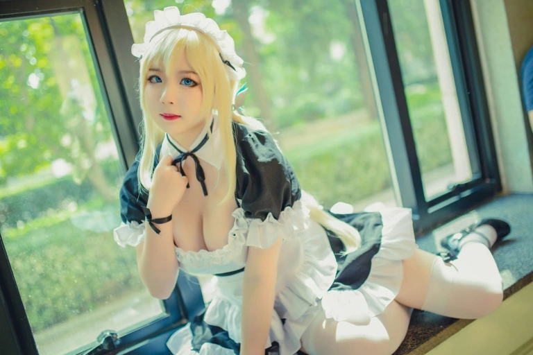 皮皮奶《柏崎星奈女仆》主题写真：35张全套美图