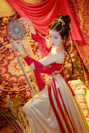 虎森森《梦入敦煌》主题写真：66张全套美图