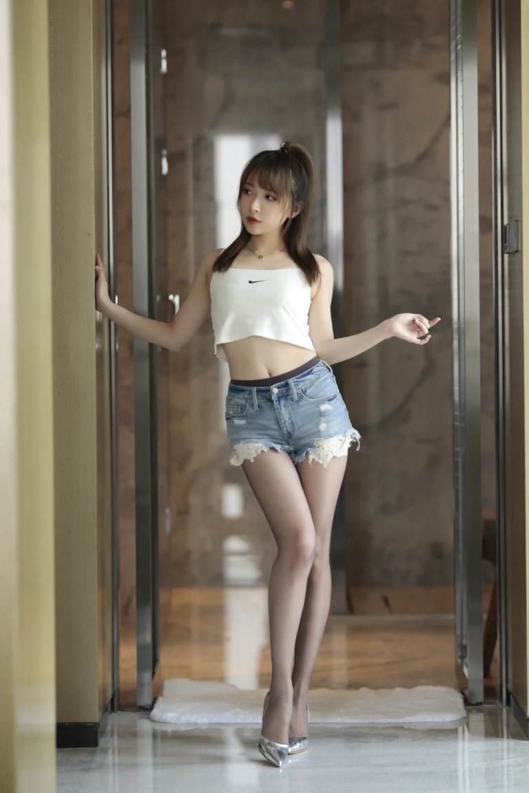 小女巫露娜《牛仔小裤裤》主题写真：84张全套美图