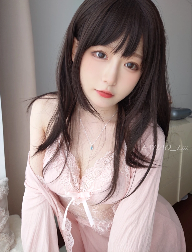 迷之呆梨《Fantia 2023年03月会员合集（10期）》主题写真：208张全套美图，含5个视频