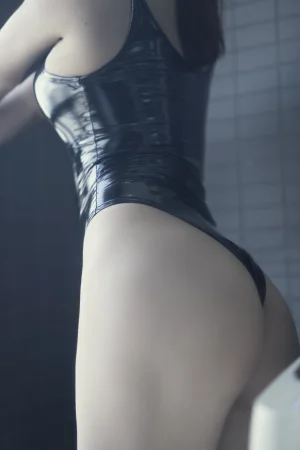 白烨《连体衣》主题写真：31张全套美图