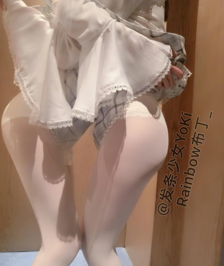 布丁大法《白丝百合》主题写真：31张全套美图，含5个视频