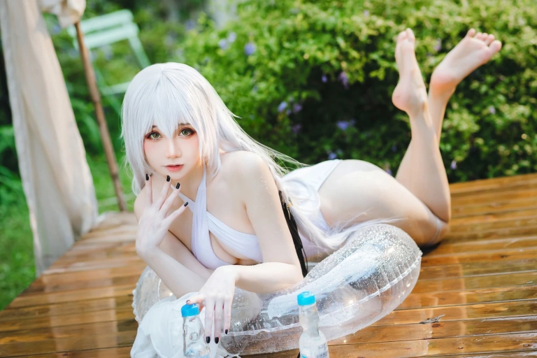 焖焖碳《舰长 碧蓝航线 赫敏》主题写真：31张全套美图