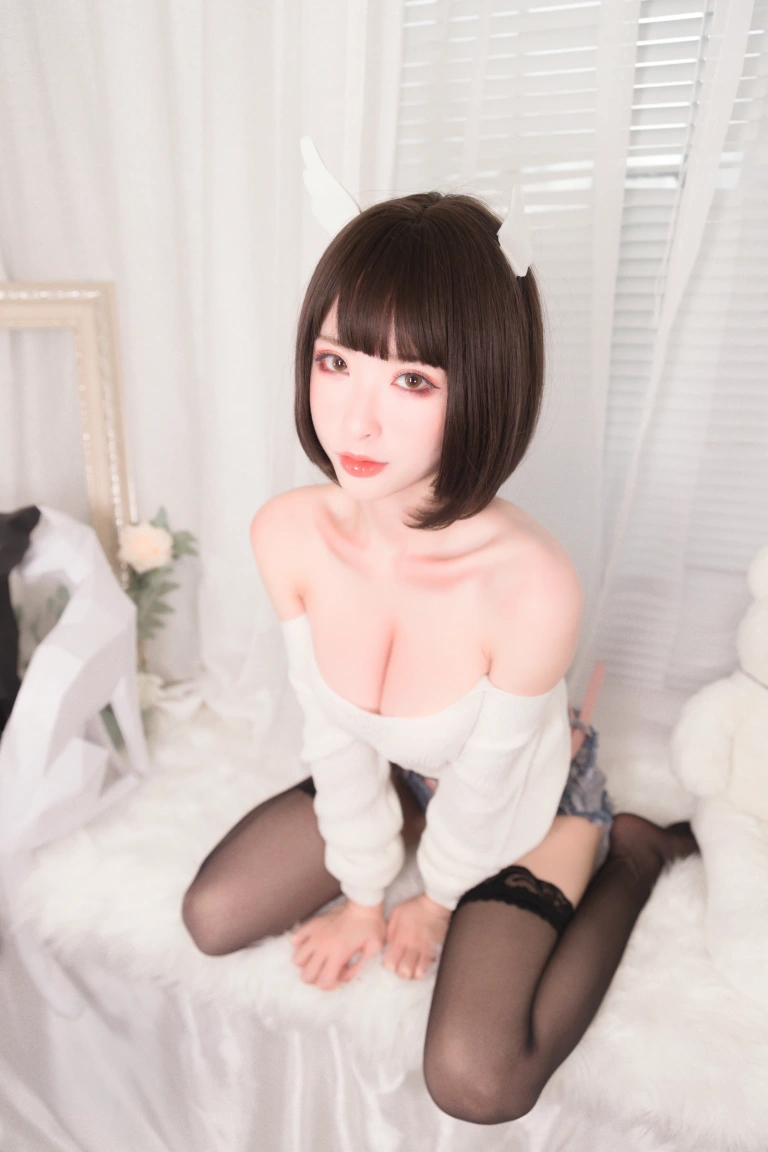 清水由乃《白色毛衣》主题写真：32张全套美图，含1个视频
