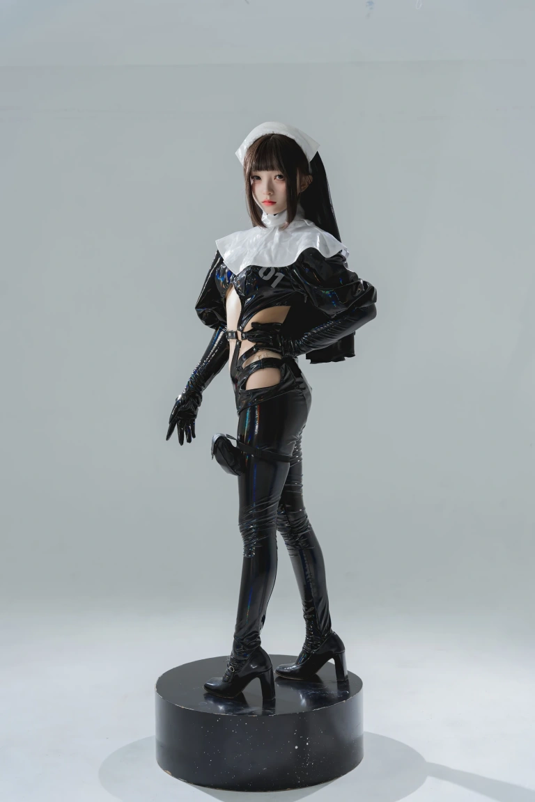 花铃《漆皮修女》主题写真：38张全套美图