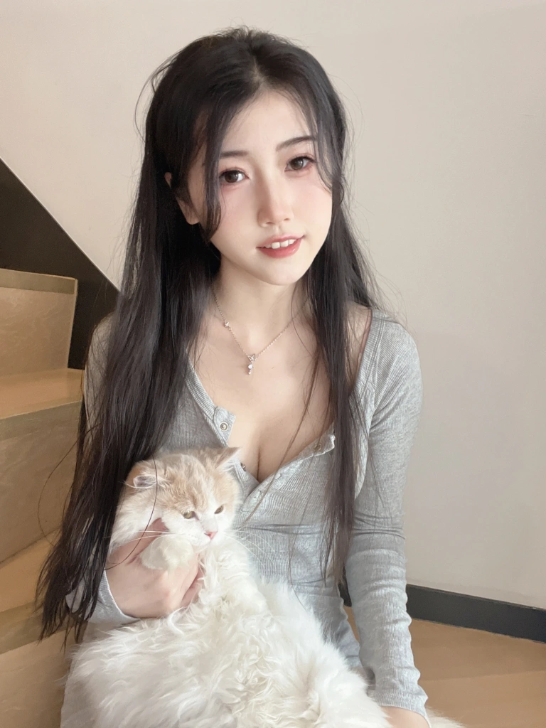 不呆猫《居家猫猫女友》主题写真：59张全套美图，含1个视频