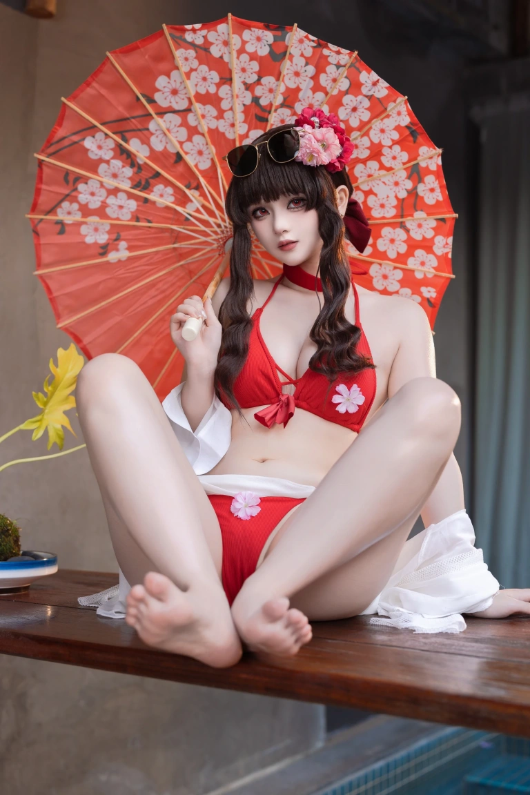 屿鱼《花泳装》主题写真：80张全套美图
