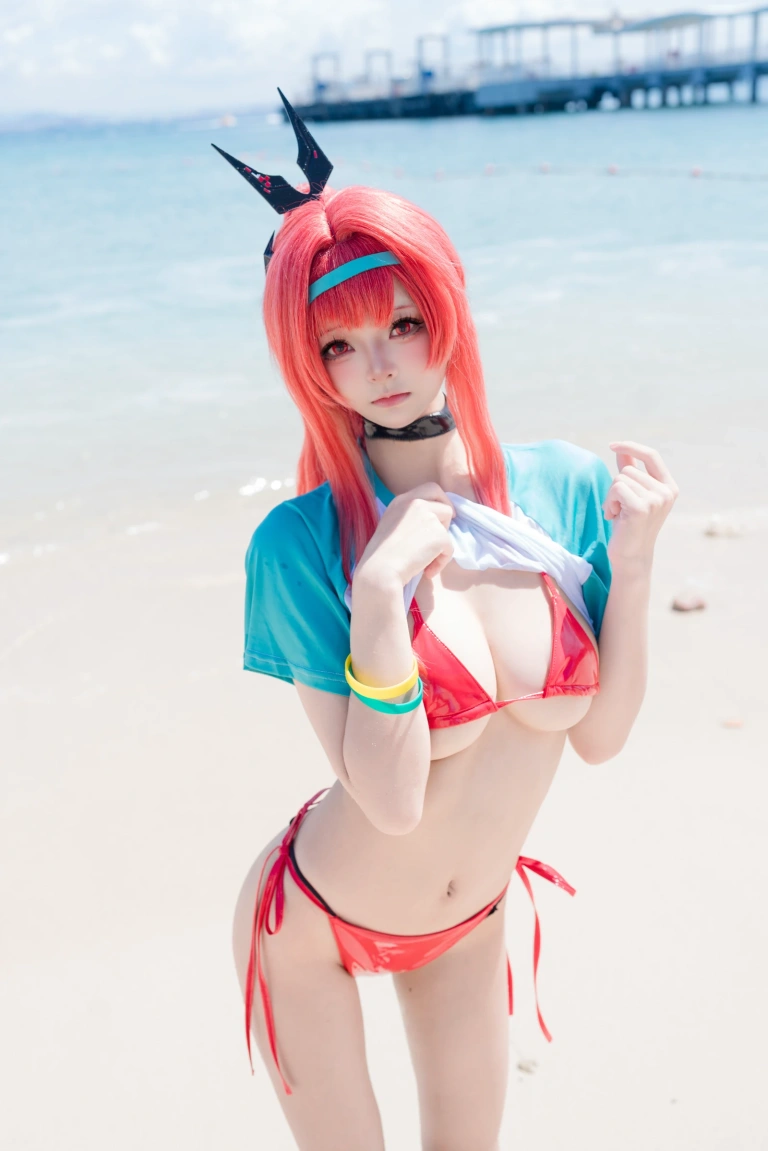 九柒喵《Nikke 拉毗泳装》主题写真：11张全套美图