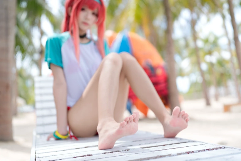 九柒喵《Nikke 拉毗泳装》主题写真：11张全套美图