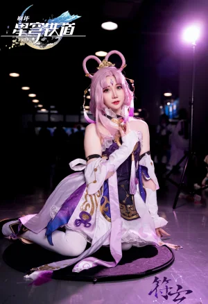 焖焖碳《符玄》主题写真：11张全套美图
