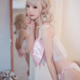 面饼仙儿《蝴蝶结内衣》主题写真：12张全套美图