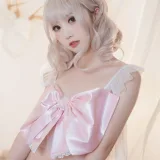 面饼仙儿《蝴蝶结内衣》主题写真：12张全套美图