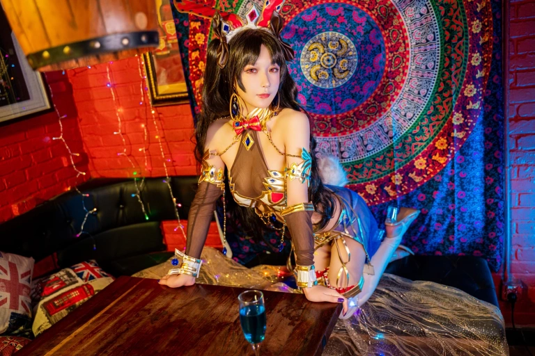 阿包也是兔娘《弓凛兔女郎》主题写真：20张全套美图