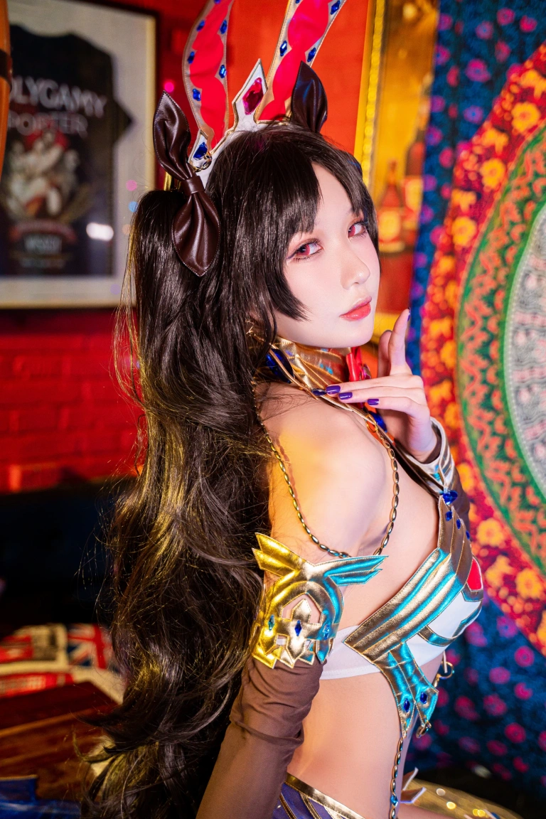 阿包也是兔娘《弓凛兔女郎》主题写真：20张全套美图