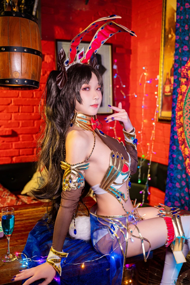 阿包也是兔娘《弓凛兔女郎》主题写真：20张全套美图