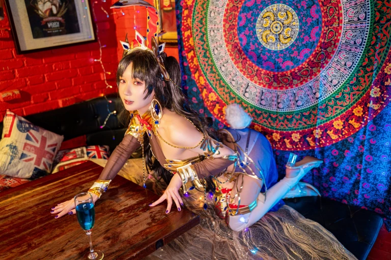 阿包也是兔娘《弓凛兔女郎》主题写真：20张全套美图