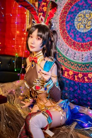 阿包也是兔娘《弓凛兔女郎》主题写真：20张全套美图