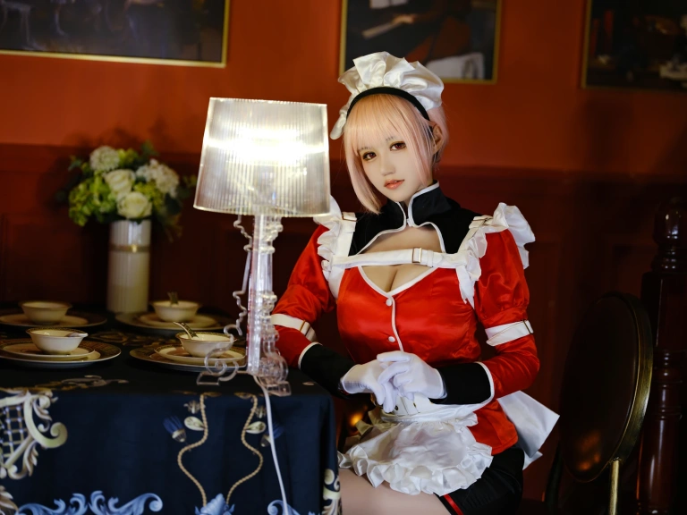 小仓千代《南丁女仆》主题写真：22张全套美图