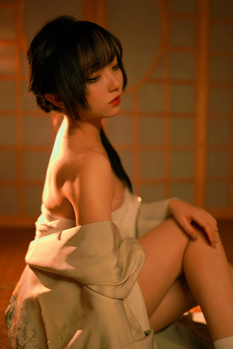 花铃《和服绳衣》主题写真：22张全套美图