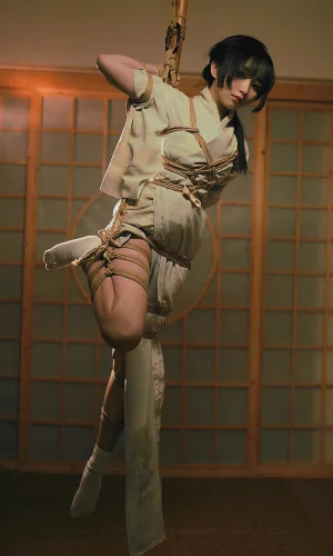 花铃《和服绳衣》主题写真：22张全套美图