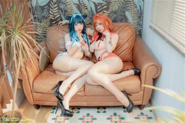 皮皮奶&周叽是可爱兔兔《服务员》主题写真：39张全套美图