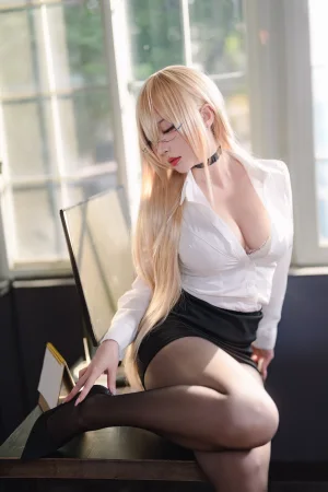 宮本桜《碧蓝航线 怨仇》主题写真：45张全套美图