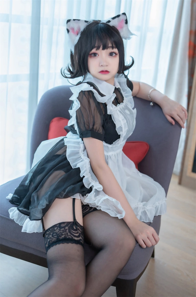 恩田直幸《奶牛猫女仆》主题写真：46张全套美图