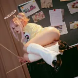 是一只熊仔《蔚蓝档案 柚鸟夏乐队》主题写真：50张全套美图
