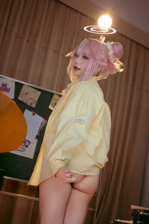 是一只熊仔《蔚蓝档案 柚鸟夏乐队》主题写真：50张全套美图