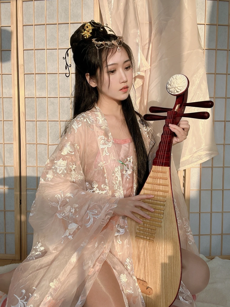 不呆猫《魅惑古风小娘子》主题写真：56张全套美图，含1个视频
