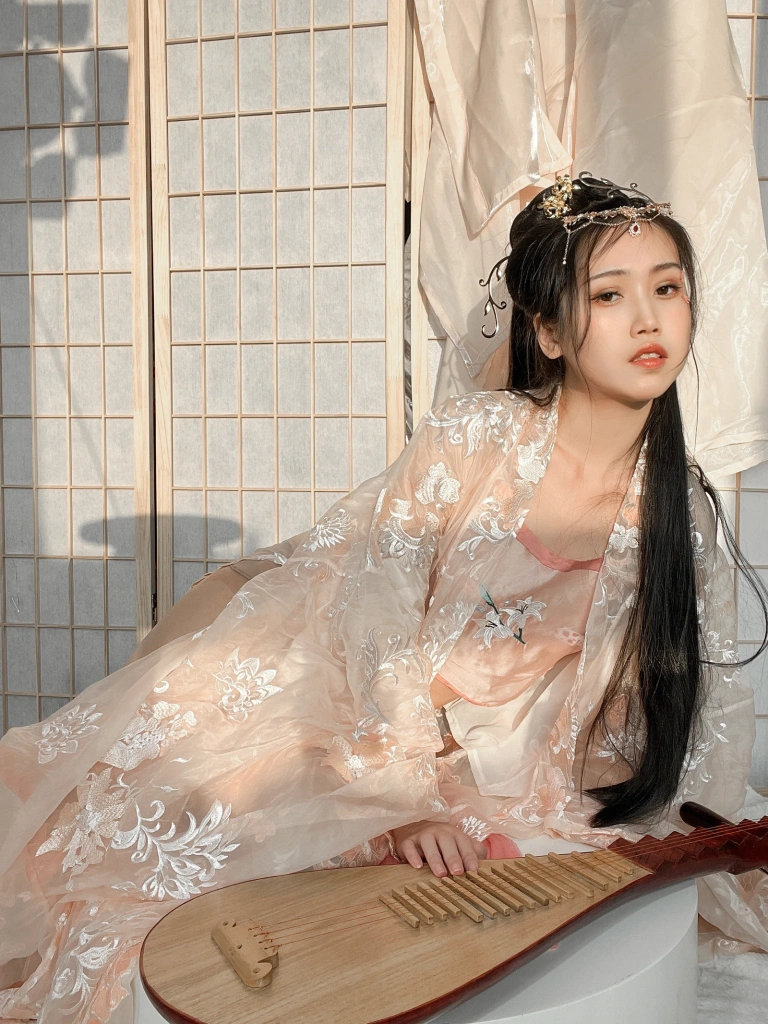 不呆猫《魅惑古风小娘子》主题写真：56张全套美图，含1个视频
