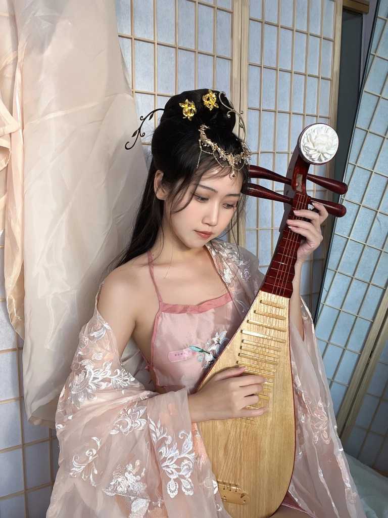 不呆猫《魅惑古风小娘子》主题写真：56张全套美图，含1个视频