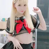 星之迟迟《定制 6-28 黑制服》主题写真：68张全套美图，含3个视频