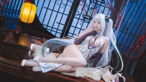 宮本桜《碧蓝航线 奇尔沙治》主题写真：10张全套美图