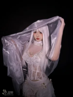 麻薯好吃《圣洁的僭越》主题写真：110张全套美图
