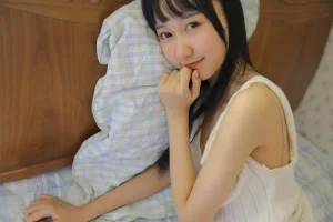 木棉棉《绵相随 亲亲我的宝贝》主题写真：14张全套美图