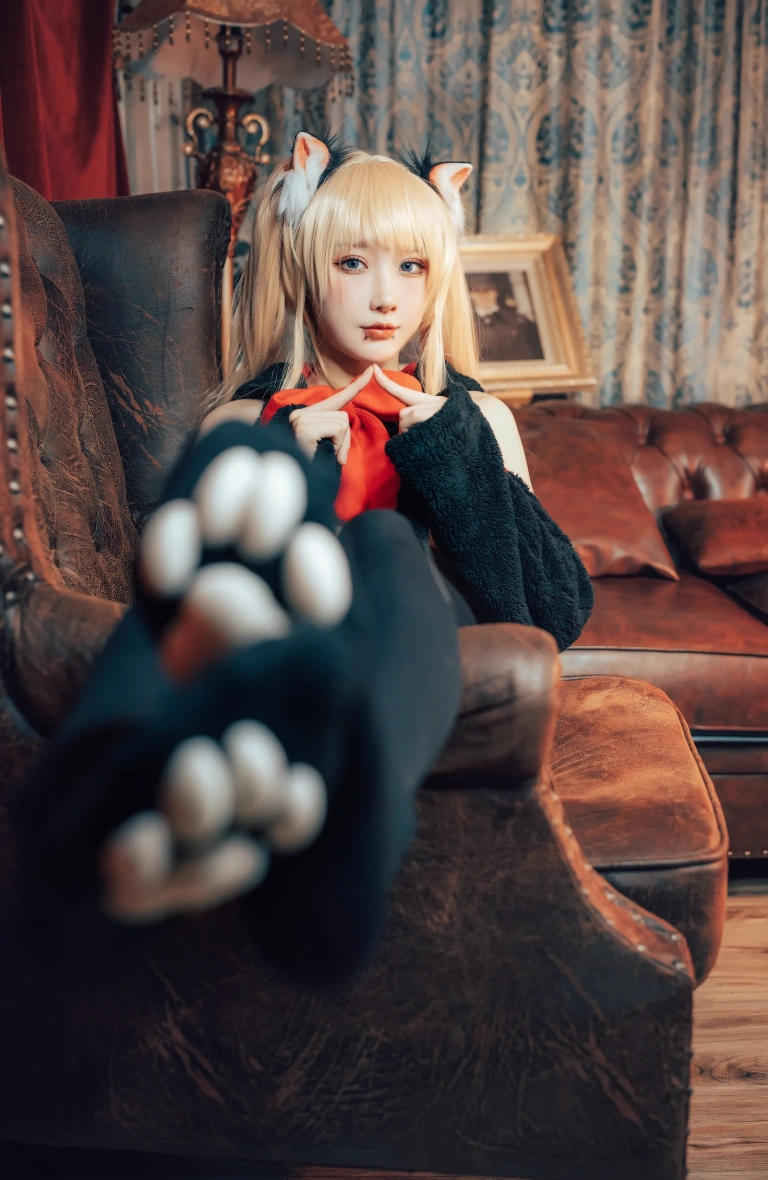 阿包也是兔娘《小猫咪能有什么坏心眼呢》主题写真：19张全套美图