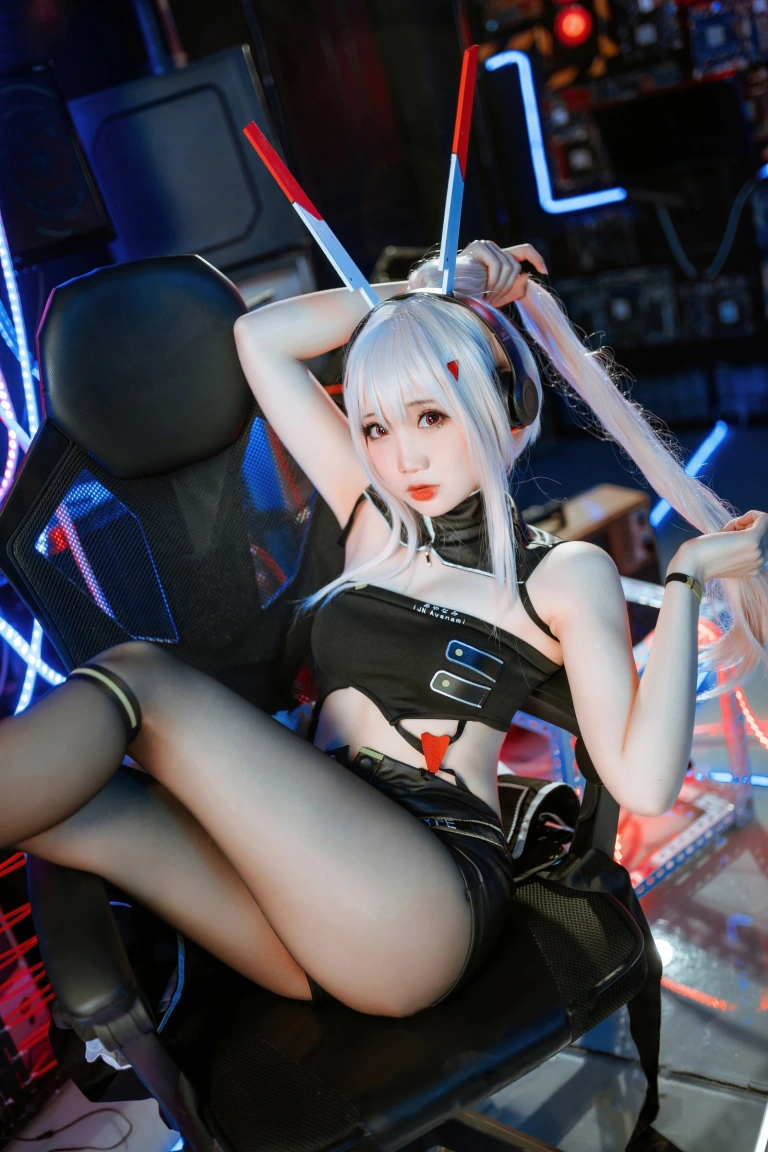 焖焖碳《绫波鬼神乐队》主题写真：24张全套美图