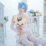 面饼仙儿《花嫁蕾姆》主题写真：28张全套美图
