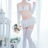 面饼仙儿《花嫁蕾姆》主题写真：28张全套美图