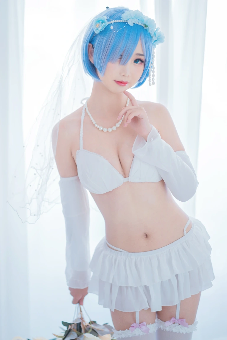 面饼仙儿《花嫁蕾姆》主题写真：28张全套美图