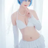 面饼仙儿《花嫁蕾姆》主题写真：28张全套美图