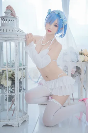 面饼仙儿《花嫁蕾姆》主题写真：28张全套美图