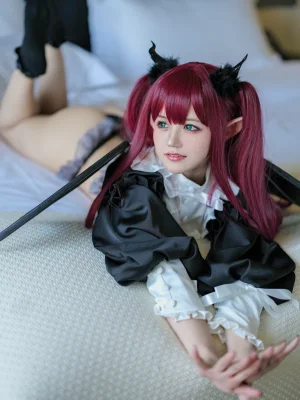 小仓千代《梦魔利兹》主题写真：30张全套美图