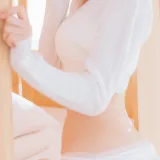 桜桃喵《小白》主题写真：33张全套美图