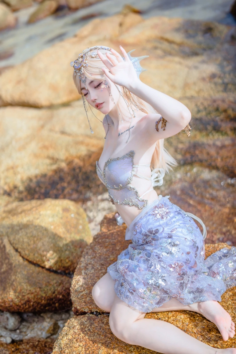 桃良阿宅《年年有鱼》主题写真：35张全套美图